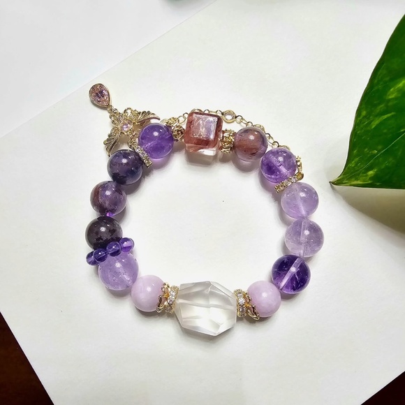 Stellar Embrace Bracelet - Picture 3 of 4